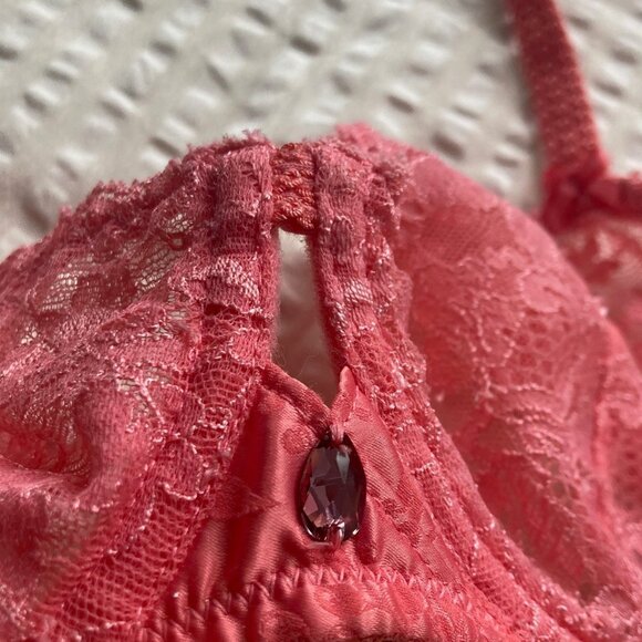 Pretty in Pink Rose Lace AUBADE Balconette bra ~ 32C - Picture 3 of 4